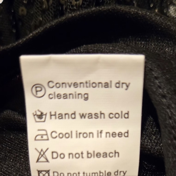 🎉Black Sequin Halter Top - Picture 6 of 6